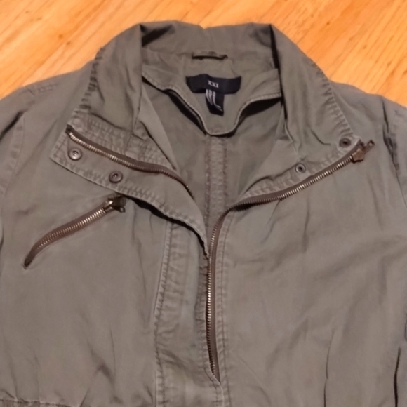 Forever 21 XXI green army jacket, cinch waist/hemline, zipper front pockets Sz M - Picture 4 of 16